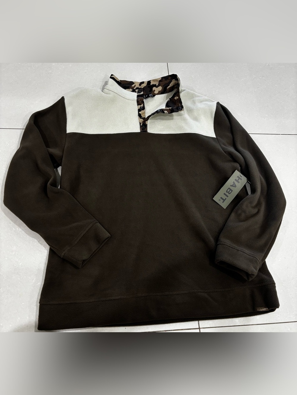 Habit Men's Olive Green & Cream Fleece with Camo Trim